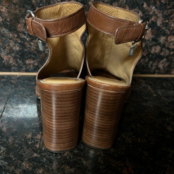 Coach Chunky Heel Brown Leather Ankle Strap Sandals Size 8.5 - Picture 6 of 12